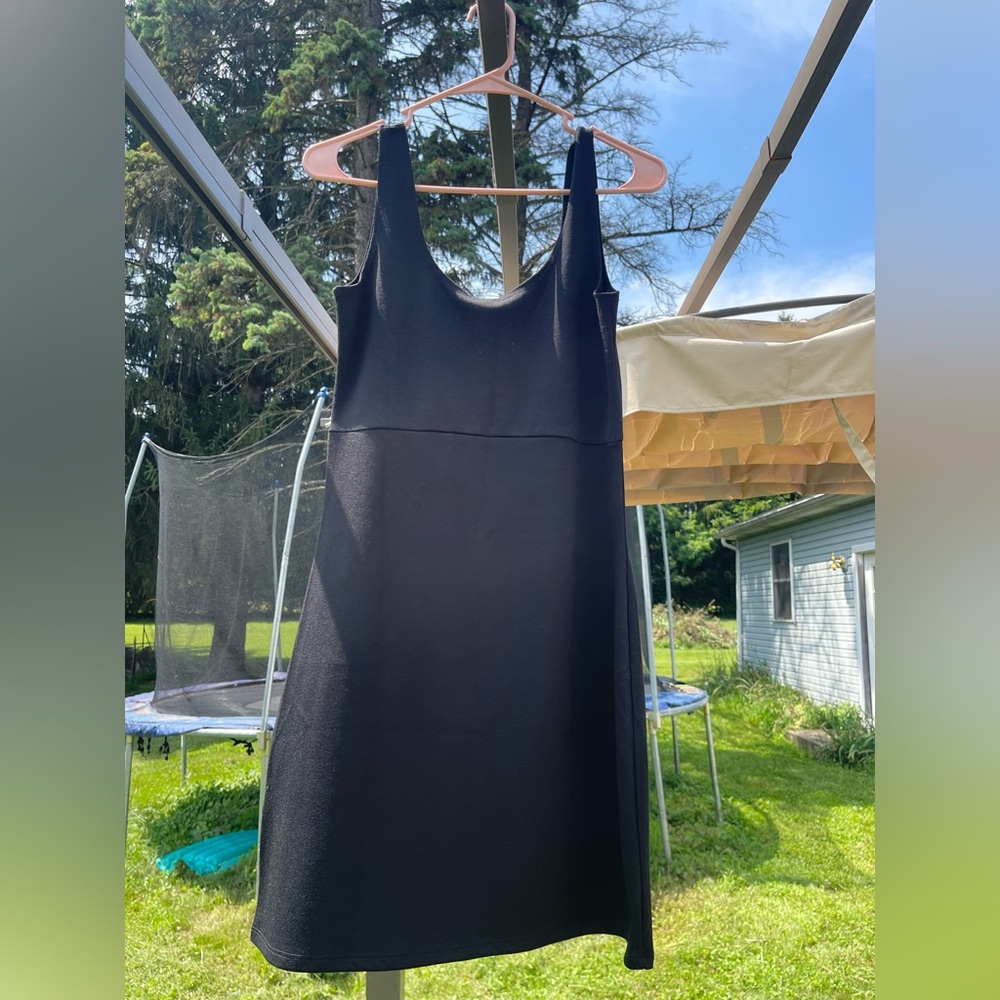 Elegant Black Sleeveless Dress